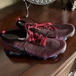 Nike Vapor Max Men's Maroon and Black Athletic Shoes